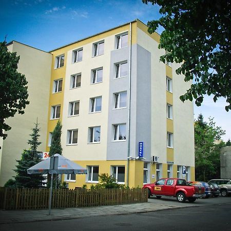 Hostel24 Bed&Breakfast Bydgoszcz Ngoại thất bức ảnh