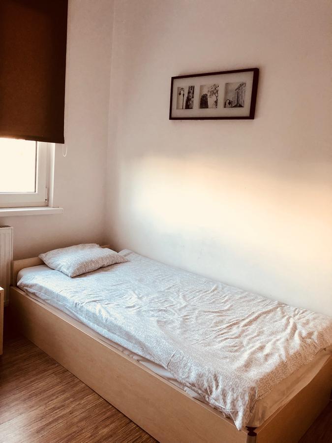 Hostel24 Bed&Breakfast Bydgoszcz Ngoại thất bức ảnh